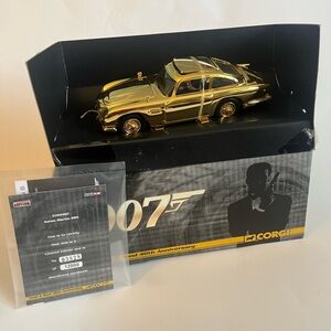 Corgi CC04307 James Bond Aston Martin DB5 40th Anniv. Gold Plated LTD ED READ